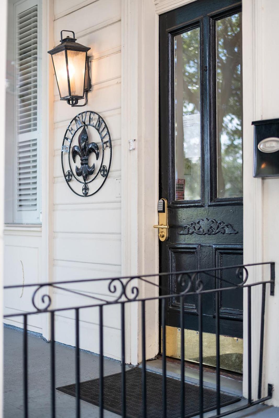 Historic Streetcar Inn New Orleans Exterior photo